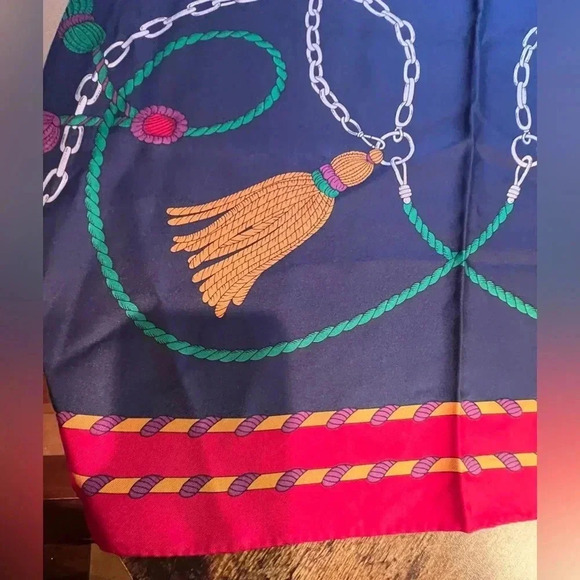 VINTAGE: Ginnie Johansen | ladies tassels & chains silk scarf. - Picture 10 of 12
